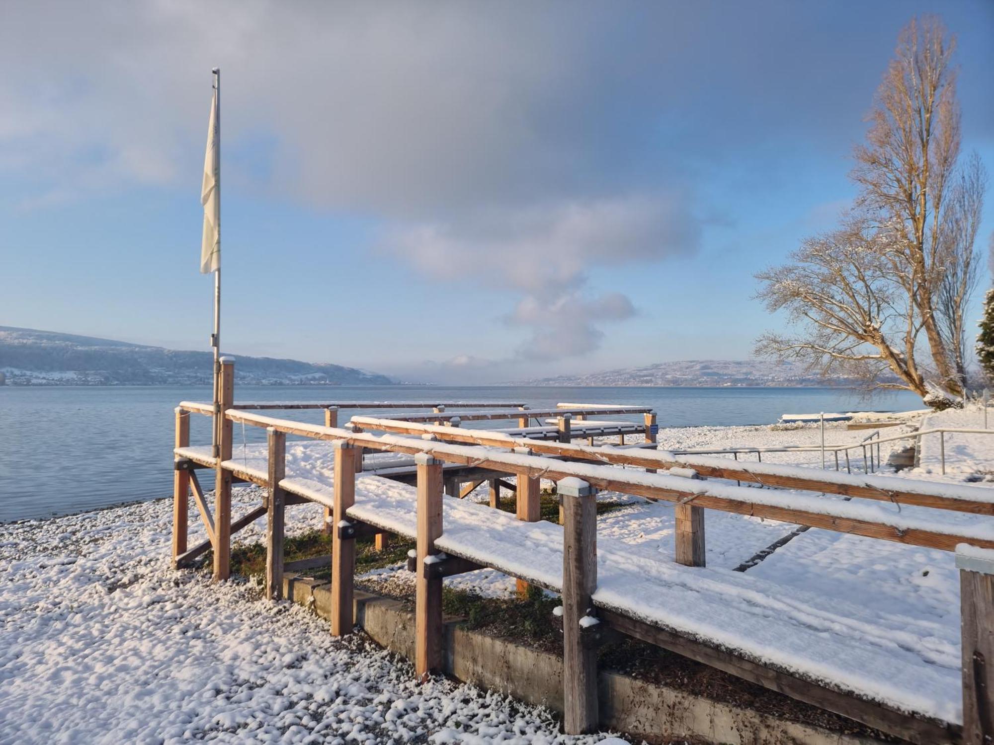 Strandhotel Loechnerhaus Reichenau Exterior foto